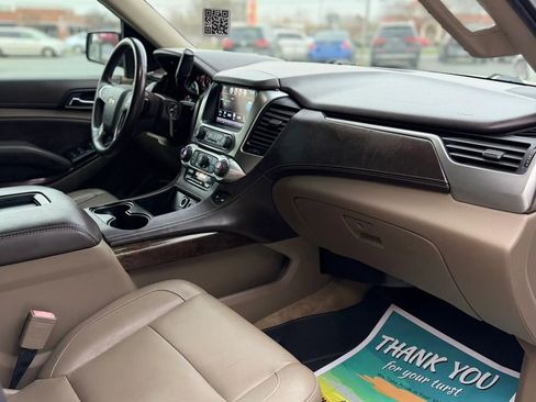 Used 2017 Chevrolet Suburban LT RWD image 19
