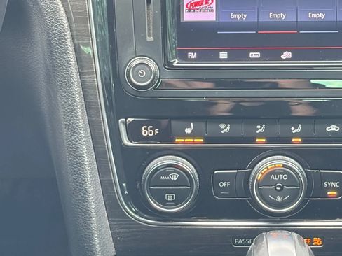 Used 2016 Volkswagen Passat 1.8T SE image 22