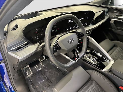 Certified 2025 Audi SQ5 Premium Plus image 9