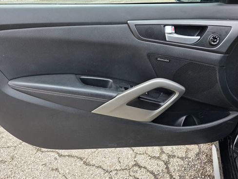 Used 2013 Hyundai Veloster Turbo image 16