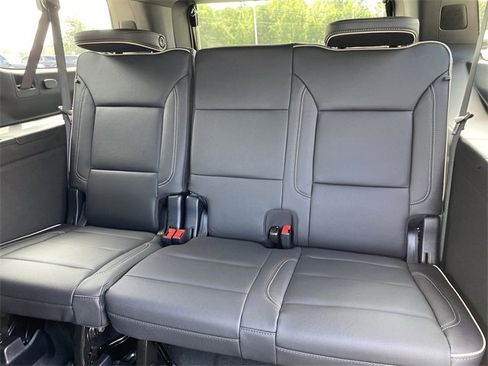 New 2025 Chevrolet Suburban Premier image 29