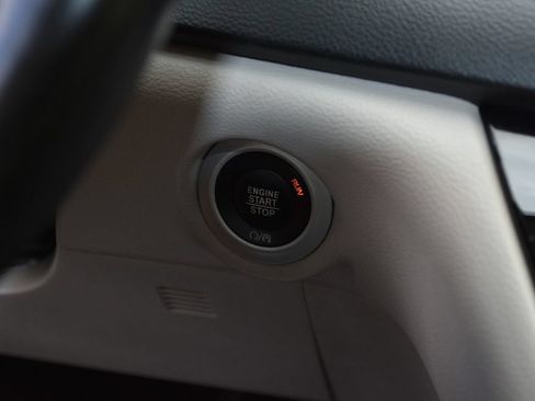 Used 2019 Chrysler Pacifica Touring-L Plus FWD image 20