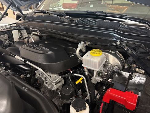 Used 2024 RAM 2500 Tradesman w/ Chrome Appearance Group AWD/4WD image 35