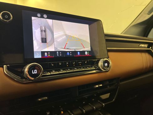 Used 2023 GMC Canyon AT4 w/ Technology Package image 30