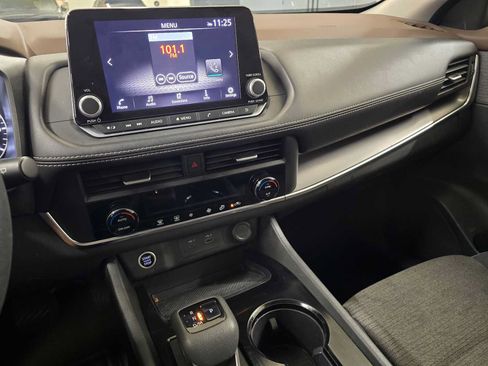 Used 2023 Nissan Rogue SV FWD image 26