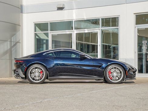 Used 2022 Aston Martin V8 Vantage Coupe image 9
