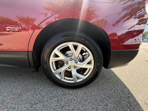 Used 2019 Chevrolet Equinox LT w/ Sun & Navigation Package AWD/4WD image 31