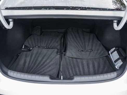 Certified 2025 Hyundai Elantra Sport image 8