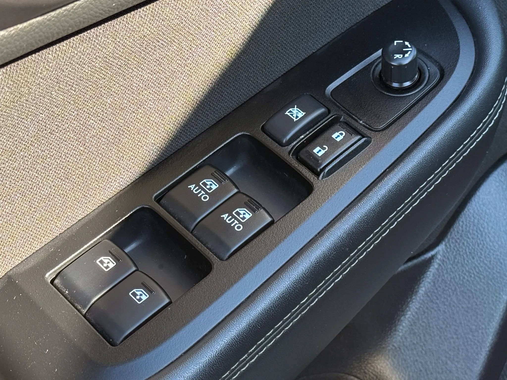 Used 2017 Subaru Outback 2.5i Premium AWD/4WD image 24