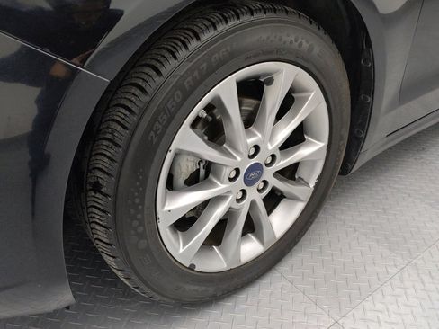 Used 2020 Ford Fusion SE image 31