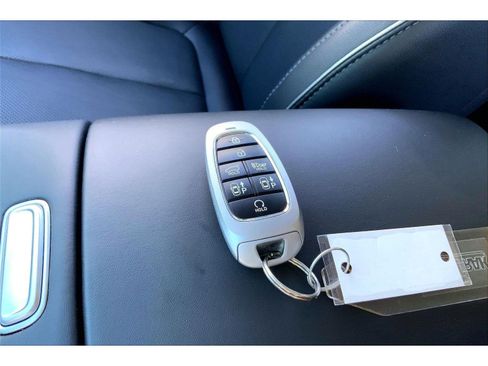 Used 2023 Hyundai Santa Fe Limited AWD/4WD image 12