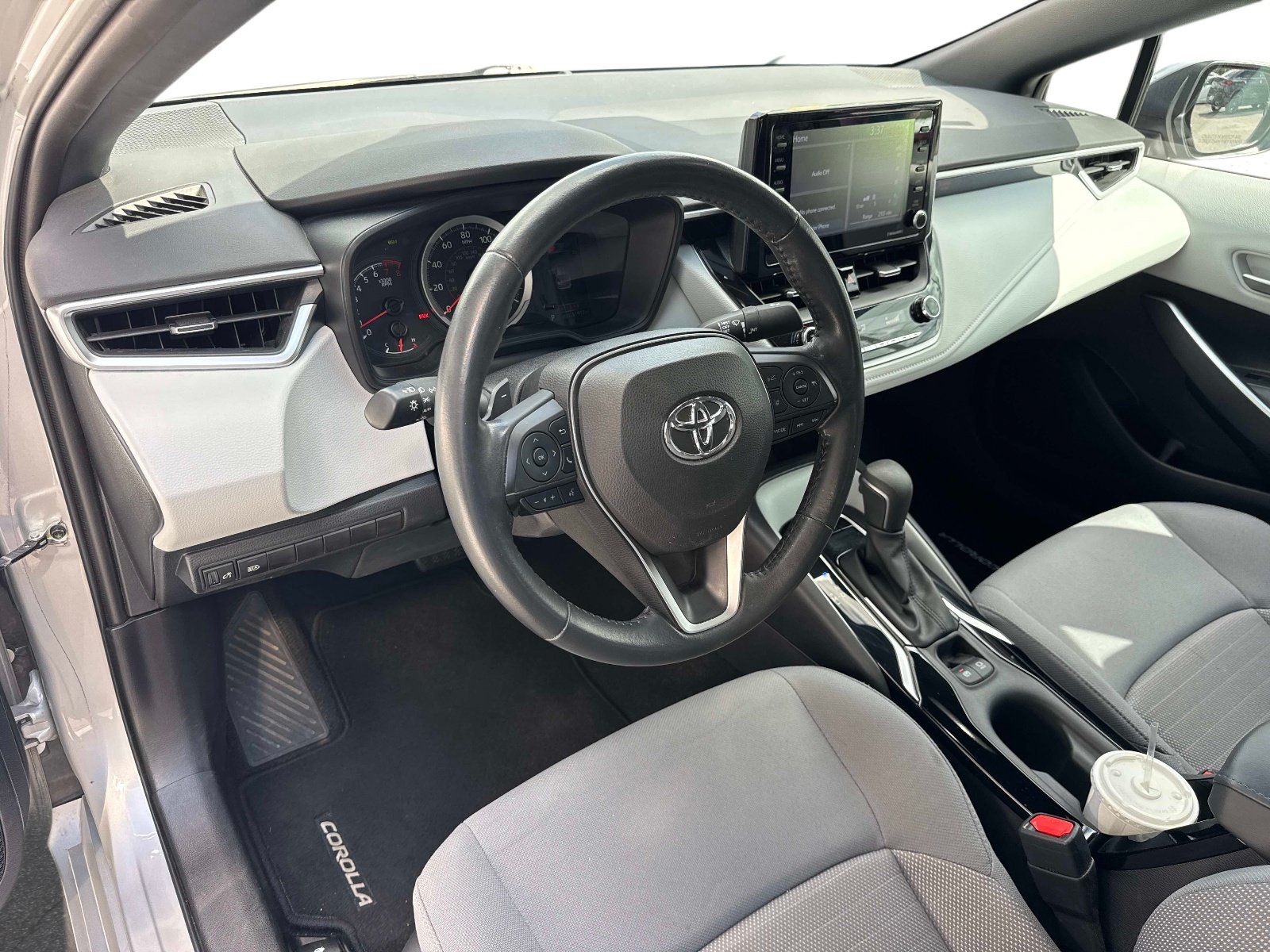Used 2022 Toyota Corolla SE w/ SE Premium Package FWD image 21