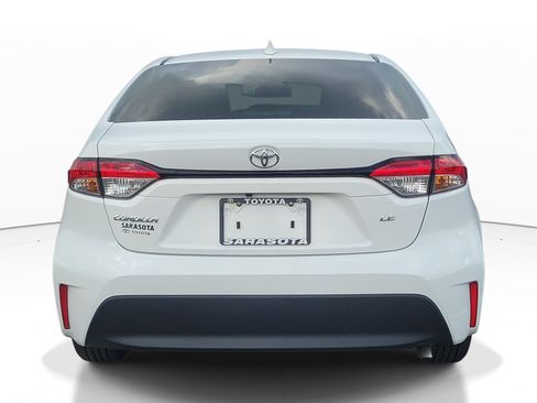 Used 2025 Toyota Corolla LE FWD image 5