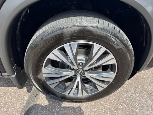 Certified 2023 Nissan Rogue SV AWD/4WD image 33