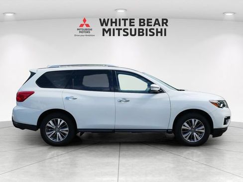Used 2019 Nissan Pathfinder SV AWD/4WD image 6
