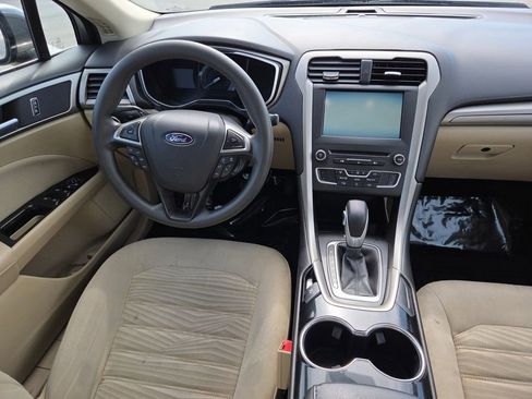 Used 2016 Ford Fusion SE FWD image 29