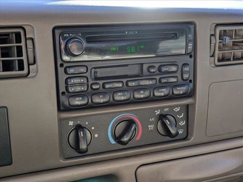 Used 2003 Ford F250 XLT image 14