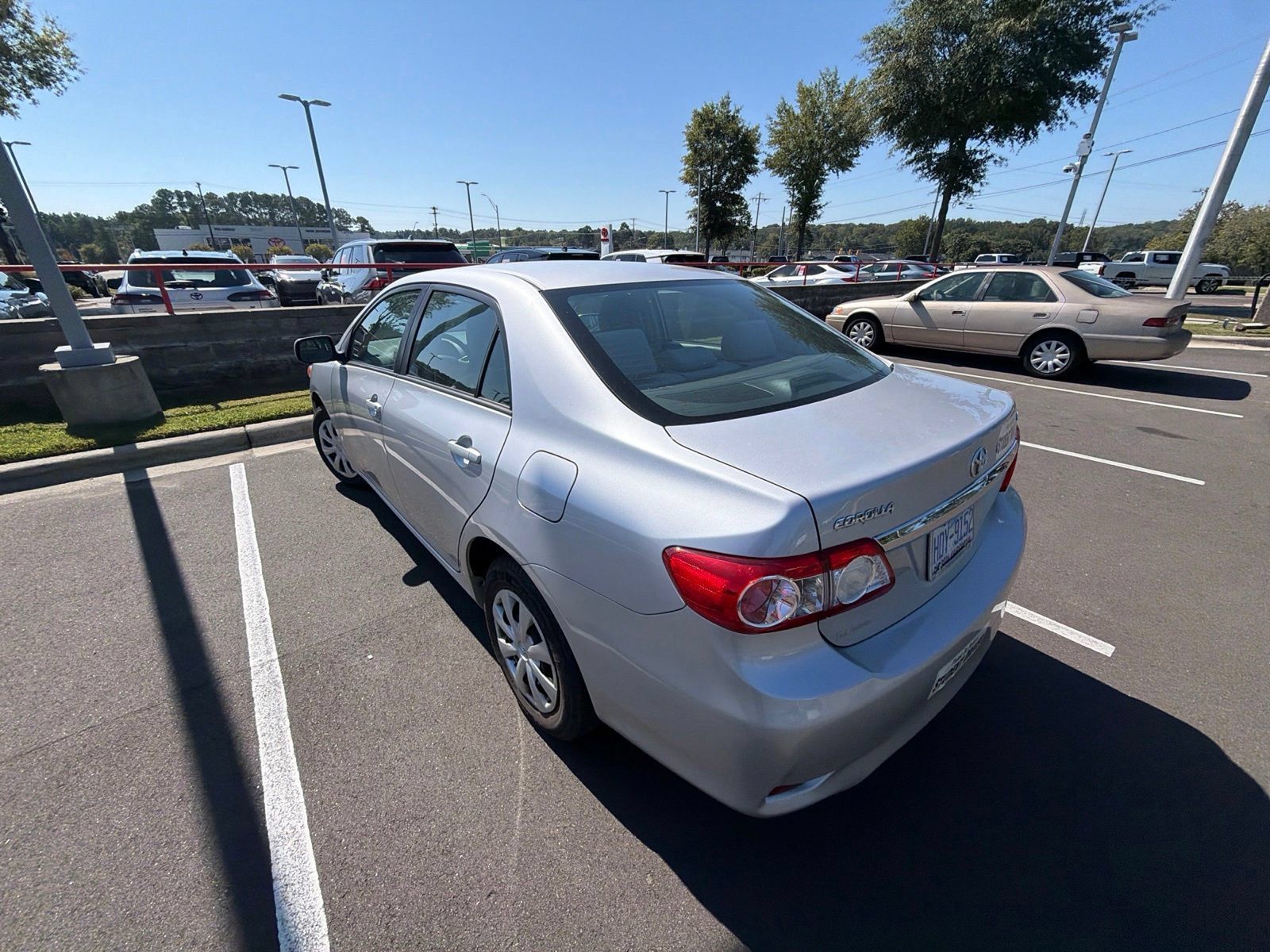 Used 2011 Toyota Corolla LE FWD image 11