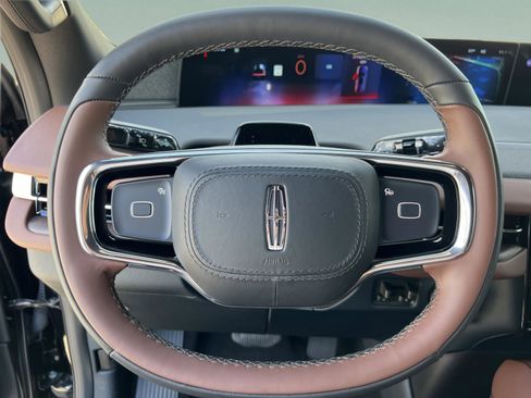 New 2025 Lincoln Navigator Reserve image 16