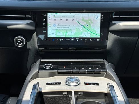 New 2026 Lincoln Navigator Reserve AWD/4WD image 22