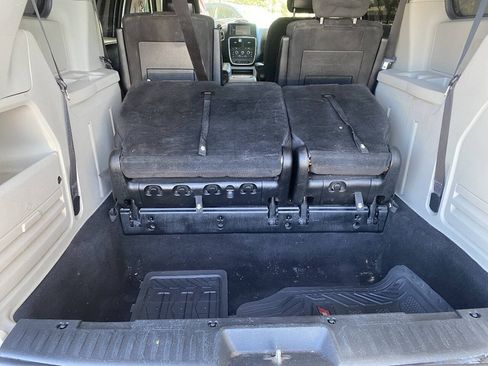 Used 2014 Dodge Grand Caravan SXT FWD image 18