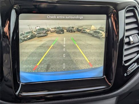 Used 2019 Jeep Compass Limited image 26