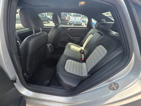 Used 2018 Volkswagen Passat 3.6 FWD image 13