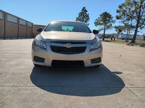 Used 2012 Chevrolet Cruze LS image 9
