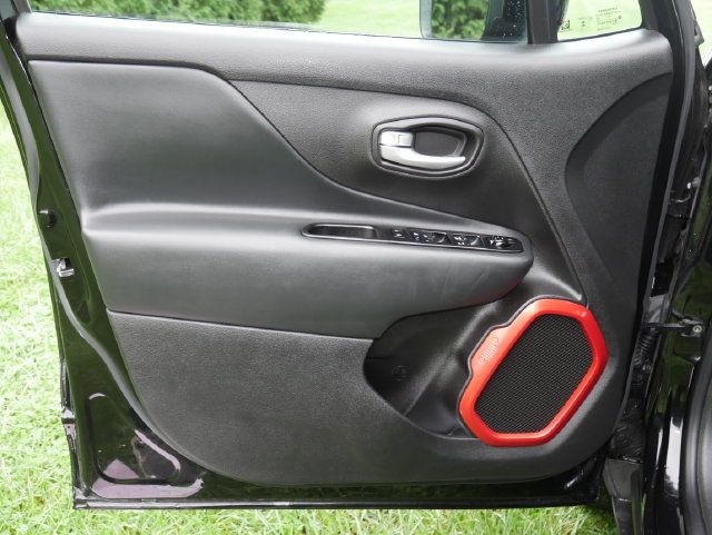 Used 2023 Jeep Renegade Trailhawk w/ Sun/Sound Group AWD/4WD image 13