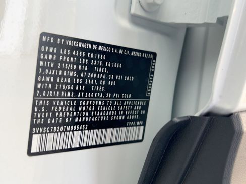 New 2026 Volkswagen Taos SE image 20