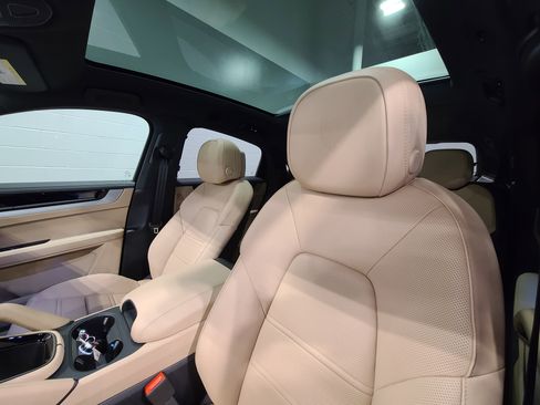 New 2026 Porsche Cayenne S image 5