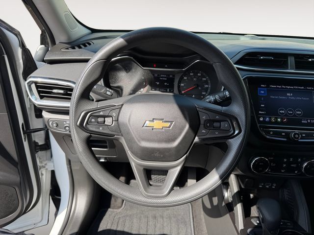 Used 2023 Chevrolet TrailBlazer LT w/ Convenience Package AWD/4WD image 13