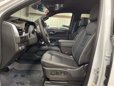 Used 2026 GMC Yukon Elevation AWD/4WD image 14