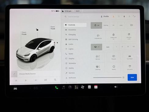 Used 2022 Tesla Model Y Performance AWD/4WD image 28