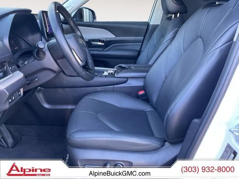 Used 2024 Toyota Grand Highlander FWD image 9