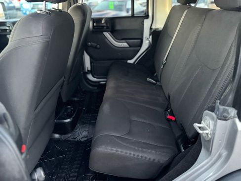Used 2015 Jeep Wrangler Unlimited Sport image 17