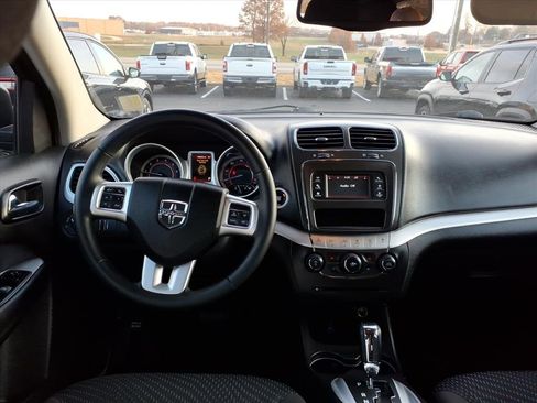 Used 2017 Dodge Journey SE w/ Flexible Seating Group image 10