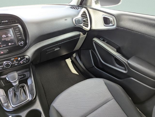 Used 2024 Kia Soul LX w/ Option Group 015 FWD image 22