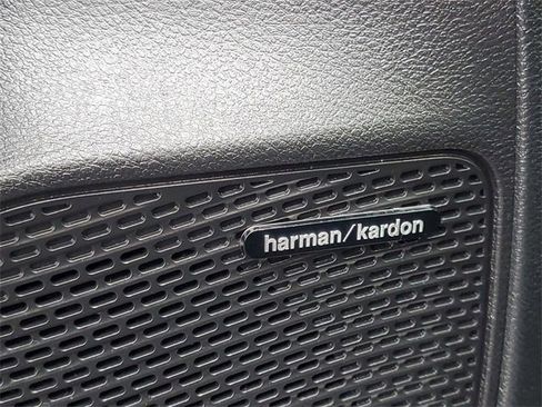 Used 2020 Chrysler Pacifica Limited image 12