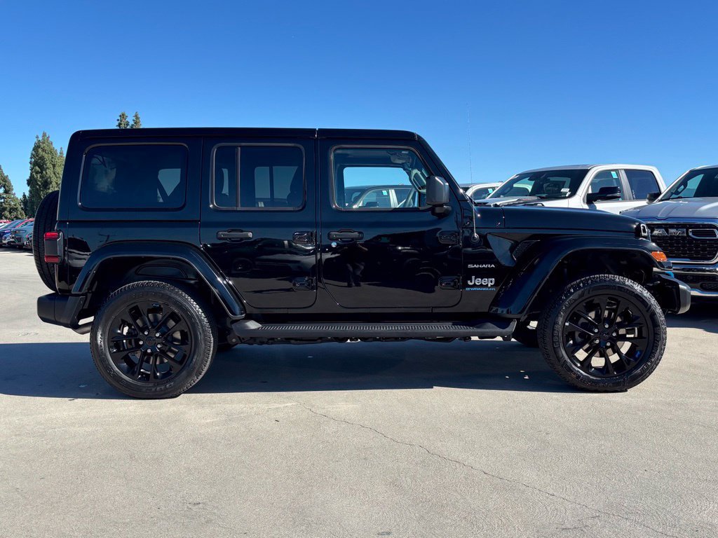 Used 2023 Jeep Wrangler Unlimited Sahara AWD/4WD image 2