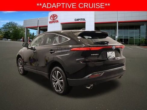 Certified 2021 Toyota Venza LE image 5