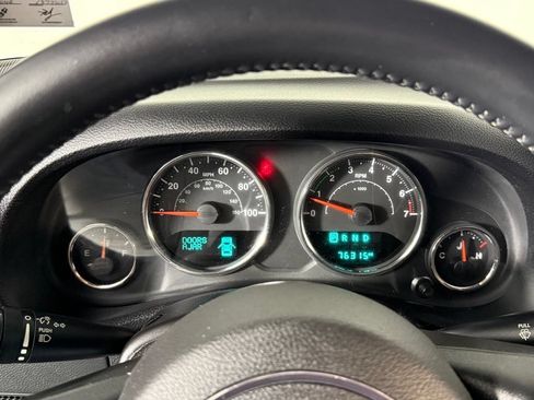 Used 2015 Jeep Wrangler Sahara w/ Connectivity Group AWD/4WD image 13