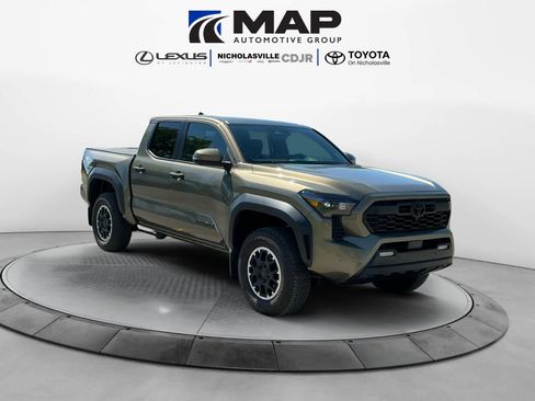 Used 2025 Toyota Tacoma TRD Off-Road w/ TRD Off Road Premium Package AWD/4WD image 7
