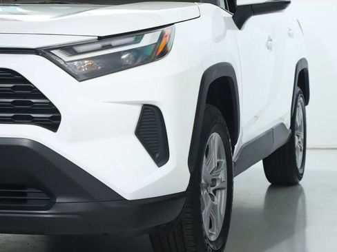 Used 2025 Toyota RAV4 XLE image 4