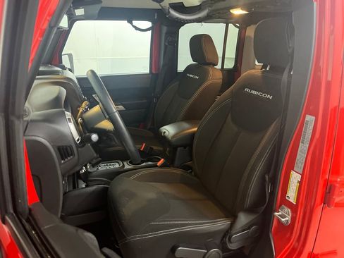 Used 2017 Jeep Wrangler Unlimited Rubicon w/ Connectivity Group image 17