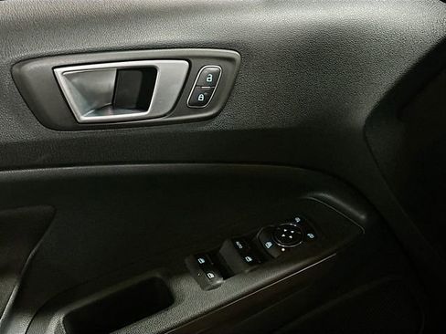 Used 2019 Ford EcoSport SE image 17