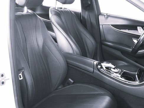 Certified 2019 Mercedes-Benz E 300 4MATIC image 43