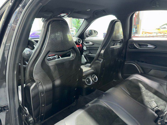 Used 2018 Alfa Romeo Giulia Quadrifoglio w/ Driver Assist Dynamic Package RWD image 54
