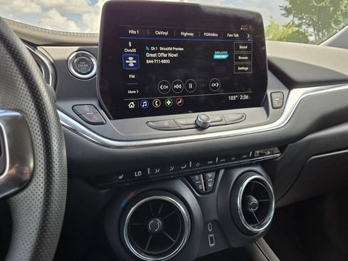 Used 2025 Chevrolet Blazer LT FWD image 18