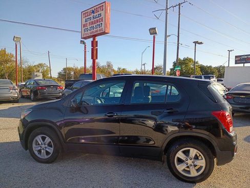 Used 2020 Chevrolet Trax LS image 8
